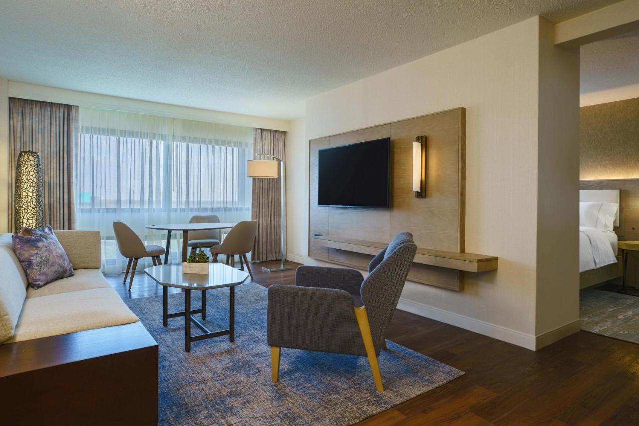 The Westin O'Hare Hotel Rosemont Exterior photo
